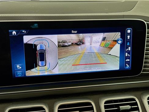 Used 2024 Mercedes-Benz GLS 450 4MATIC image 18