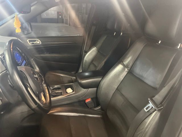 Used 2020 Jeep Grand Cherokee Altitude RWD image 13
