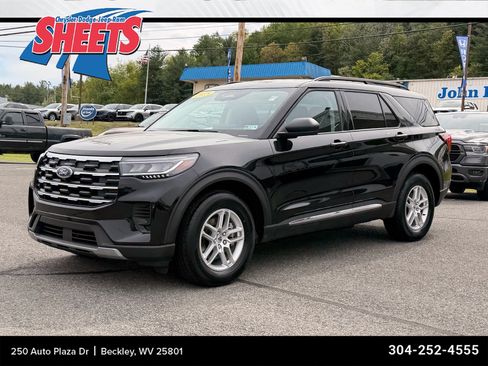Used 2025 Ford Explorer Active AWD/4WD image 1