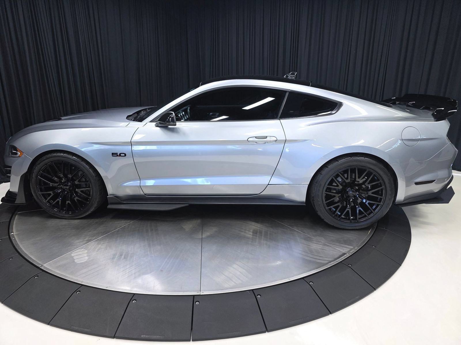 Used 2023 Ford Mustang GT Premium w/ Equipment Group 401A RWD image 11