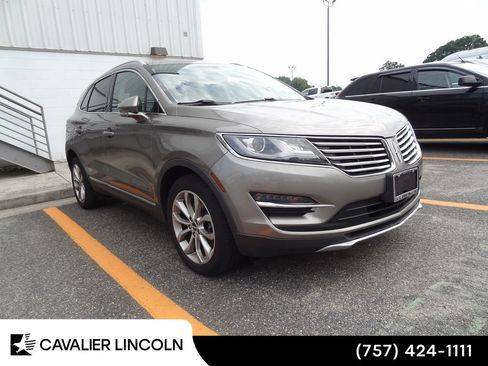 Used 2017 Lincoln MKC Select w/ Select Plus Package FWD image 1