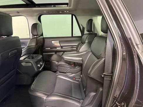 Used 2025 Ford Expedition Max Platinum AWD/4WD image 20