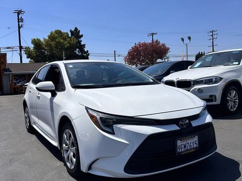 Used 2023 Toyota Corolla LE FWD image 1
