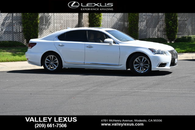 Used 2015 Lexus LS 460 w/ Comfort Package RWD image 3