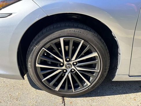 Used 2022 Lexus ES 350 w/ Premium Package image 3