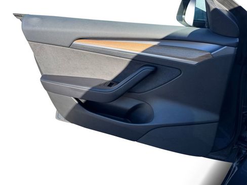 Used 2022 Tesla Model 3 image 18