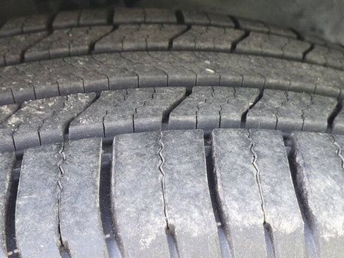 Used 2010 Ford Explorer Limited RWD image 11