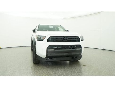 New 2026 Toyota 4Runner SR5 AWD/4WD image 30