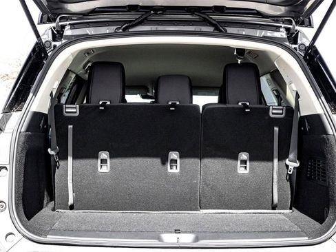 New 2025 Nissan Pathfinder S image 25