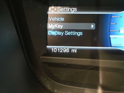 Used 2015 Ford Explorer XLT w/ Equipment Group 202A FWD image 16