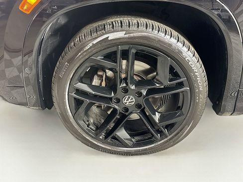 Used 2025 Volkswagen Tiguan SE R-Line AWD/4WD image 25