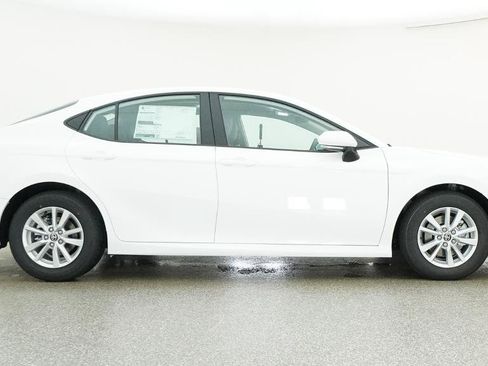 Used 2026 Toyota Camry LE FWD image 30