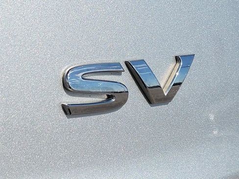 Used 2023 Nissan Rogue SV image 12