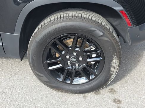 Used 2024 Land Rover Defender 90 S image 10