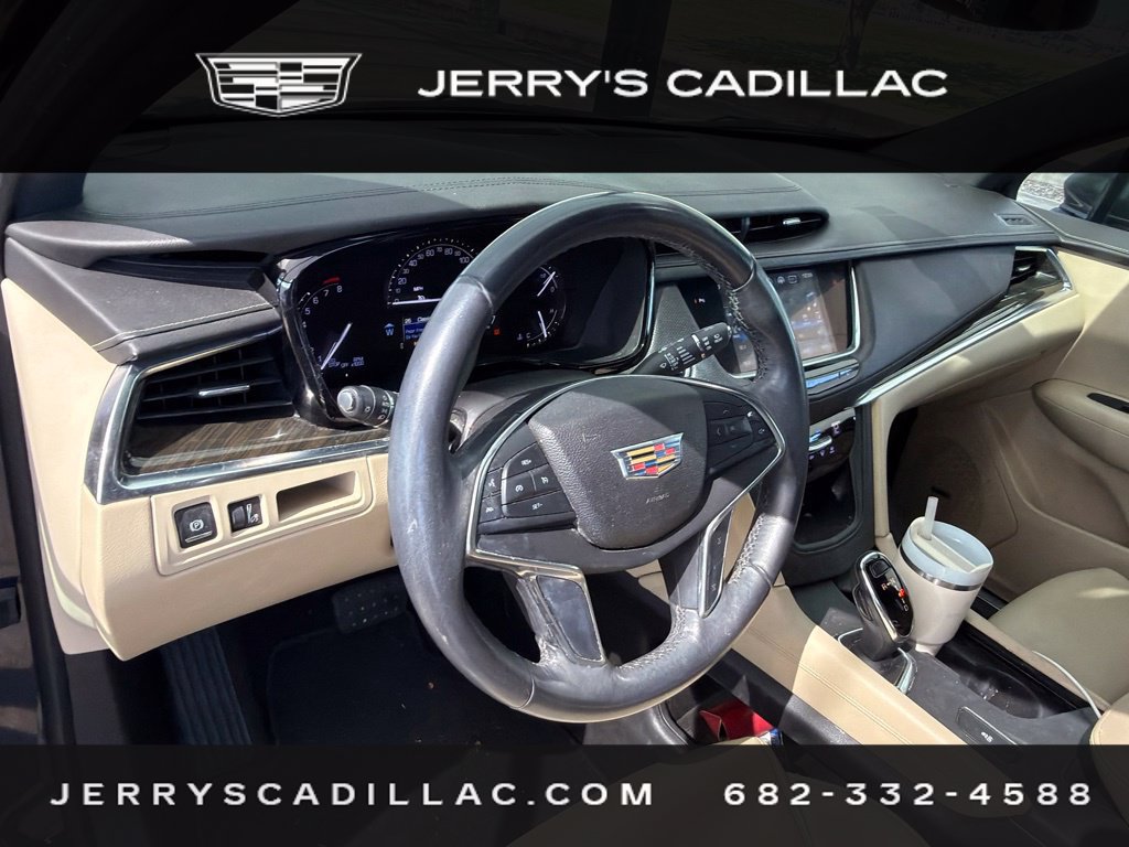Used 2017 Cadillac XT5 FWD image 8