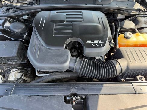 Used 2016 Dodge Challenger SXT RWD image 40