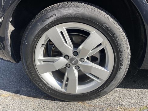 Used 2019 Audi Q5 2.0T Premium w/ Convenience Package image 14