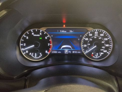 Used 2025 Nissan Sentra SV FWD image 23