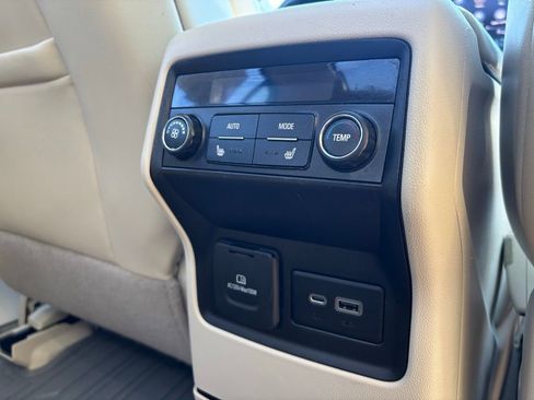 Used 2021 GMC Acadia Denali w/ Denali Ultimate Package image 19