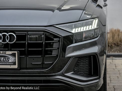 Used 2021 Audi Q8 Prestige image 9