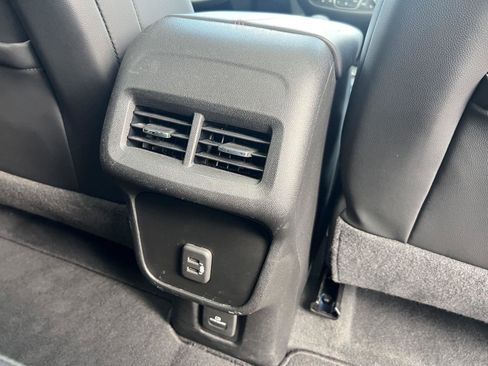 Used 2022 Chevrolet Equinox RS w/ RS Leather Package AWD/4WD image 18