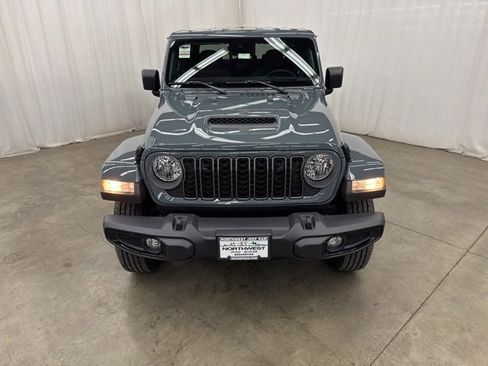 New 2025 Jeep Gladiator Sport image 2