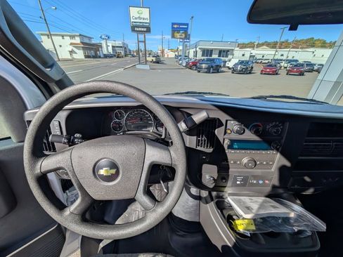 New 2025 Chevrolet Express 3500 WT image 11