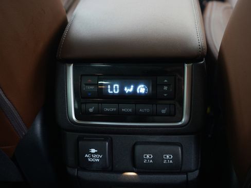 Used 2019 Subaru Ascent Touring AWD/4WD image 17