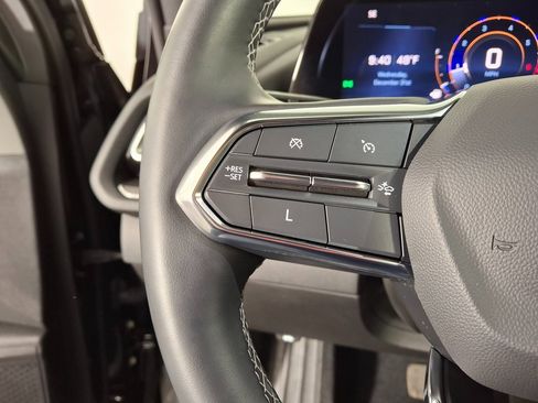 Used 2024 Chevrolet Traverse LT image 13