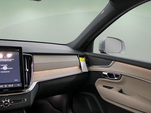New 2026 Volvo XC90 B5 Plus w/ Protection Package Premier image 15