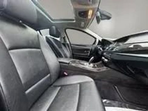 Used 2012 BMW 528i Sedan RWD image 1
