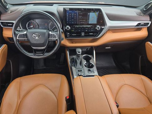 Used 2022 Toyota Highlander Platinum image 13