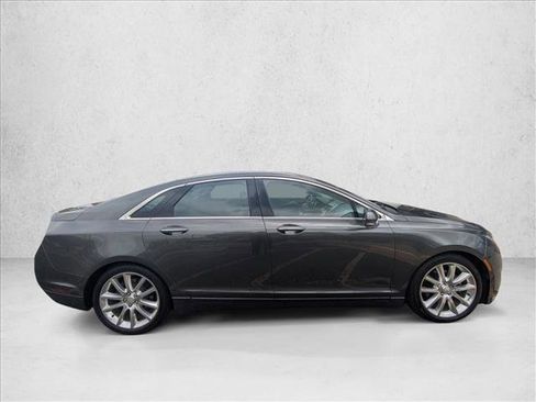 Used 2016 Lincoln MKZ AWD image 4