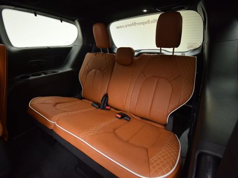 New 2026 Chrysler Pacifica Pinnacle AWD/4WD image 38