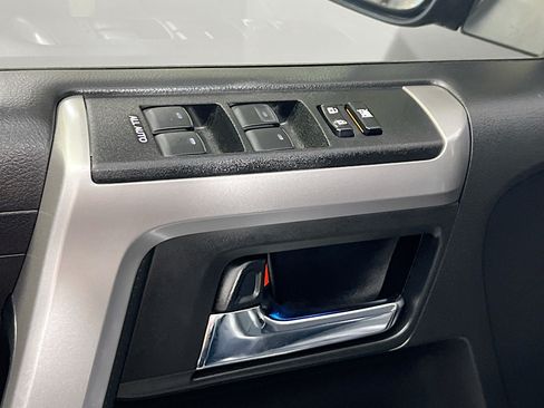 Used 2022 Toyota 4Runner Limited AWD/4WD image 16