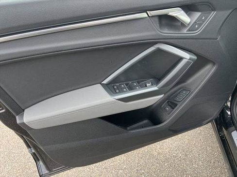 Certified 2025 Audi Q3 2.0T Premium w/ Convenience Package image 10