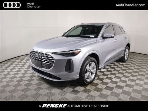 Used 2025 Audi Q5 Premium w/ Convenience Package AWD/4WD image 1