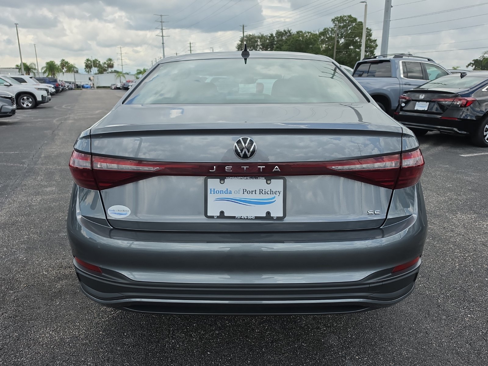 Used 2025 Volkswagen Jetta SE FWD image 5