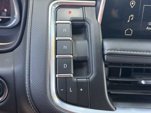Used 2024 GMC Yukon XL SLT AWD/4WD image 29
