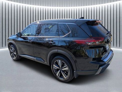 Used 2025 Nissan Rogue SL w/ SL Premium Package image 6