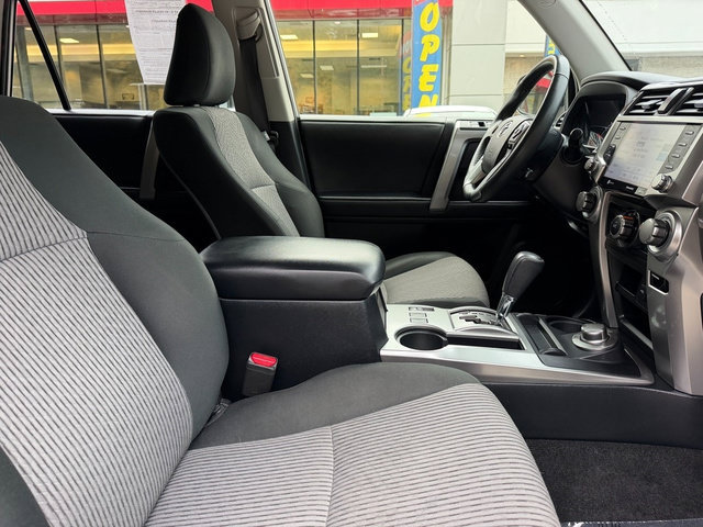 Certified 2021 Toyota 4Runner SR5 AWD/4WD image 3