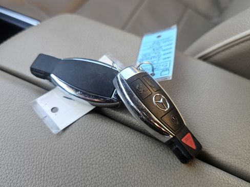 Used 2013 Mercedes-Benz GL 450 4MATIC w/ Premium 2 Pkg image 36