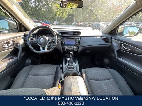 Used 2017 Nissan Rogue SV AWD/4WD image 14