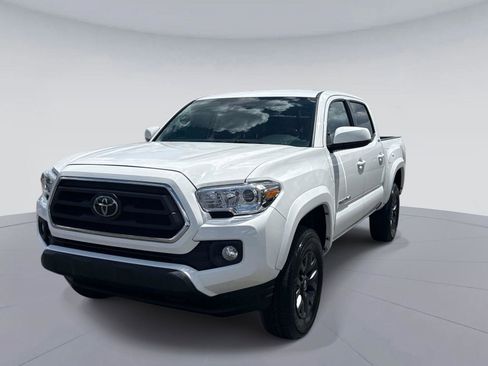 Used 2023 Toyota Tacoma SR5 RWD image 8
