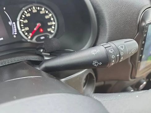 Used 2020 Jeep Renegade Sport w/ Sport Appearance Group FWD image 22