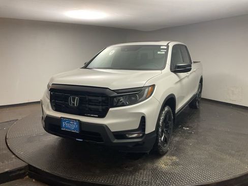 New 2026 Honda Ridgeline Black Edition image 3