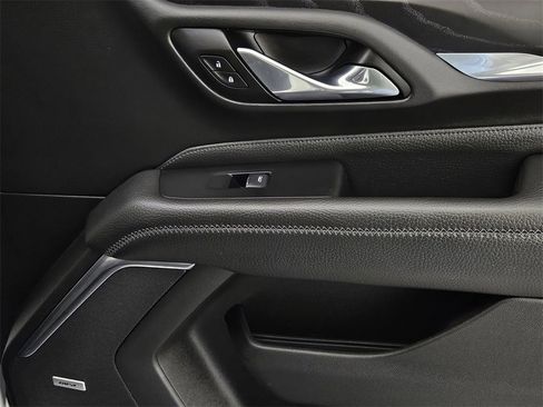 Used 2021 GMC Yukon Denali w/ Denali Premium Package image 34