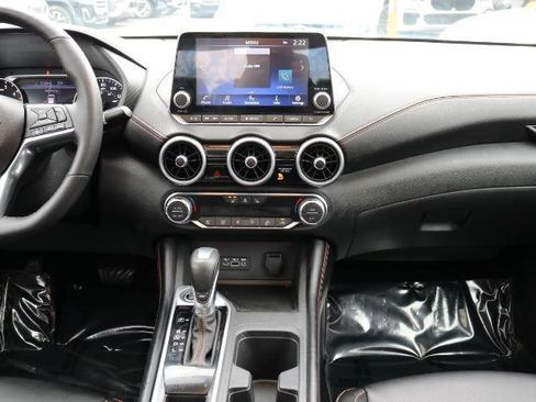 Used 2021 Nissan Sentra SR w/ SR Premium Package image 19