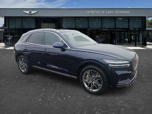 Used 2024 Genesis GV70 2.5T w/ Select Package AWD/4WD image 3