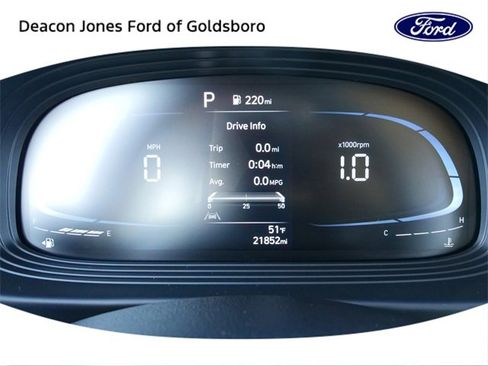 Used 2023 Hyundai Venue Limited image 23